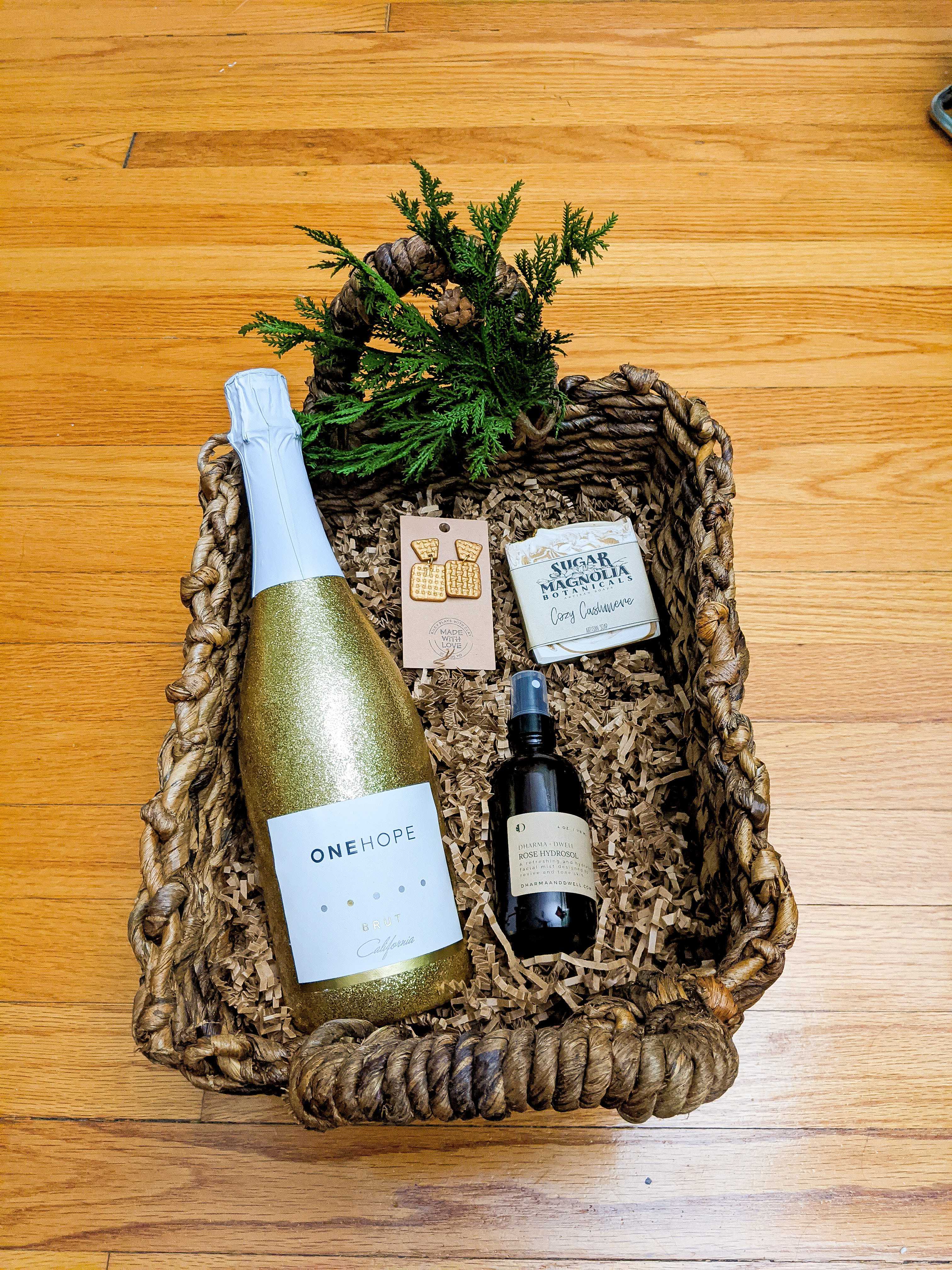 3-Tips-When-Putting-Together-a-DIY-Gift-Basket 